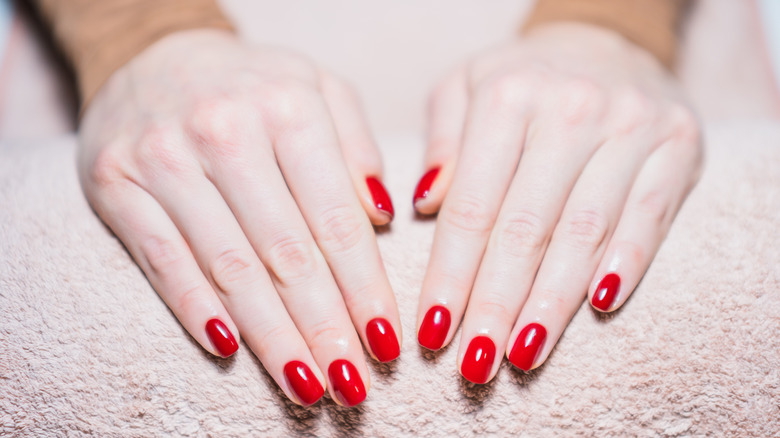 Classic Red Nails